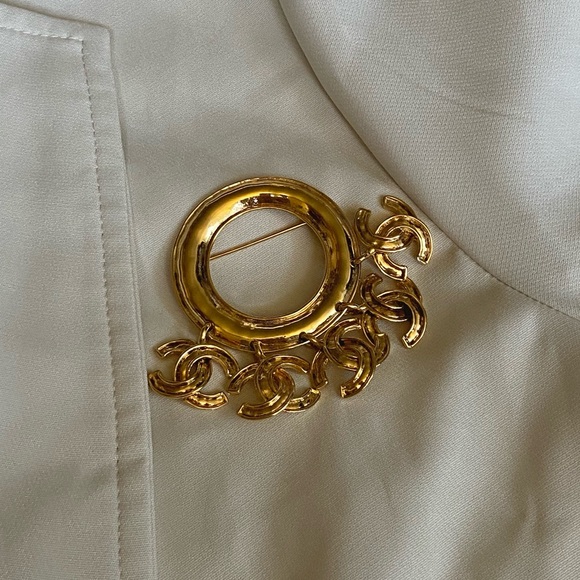 Chanel CC Multi Dangle Charm Brooch - Picture 2 of 8